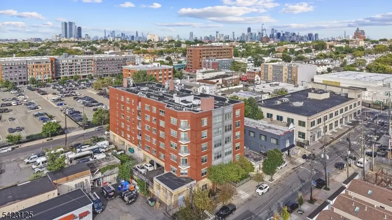 172 Culver Ave #206, Jersey City, NJ 07305 - #1