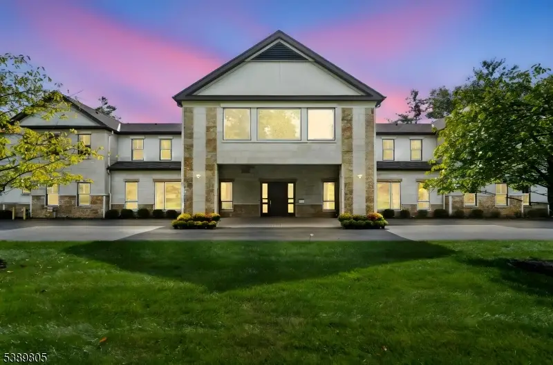 882 S Orange Ave, Millburn, NJ 07078 - #3