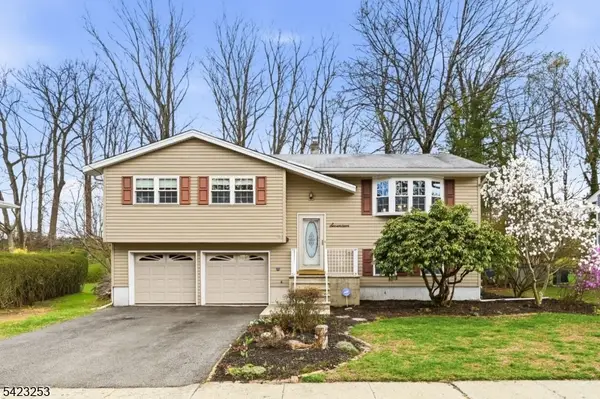 17 Donald Ave, Newton Town, NJ 07860