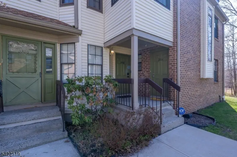 2706 Lighthouse Ln, Parlin, NJ 08859 - #1