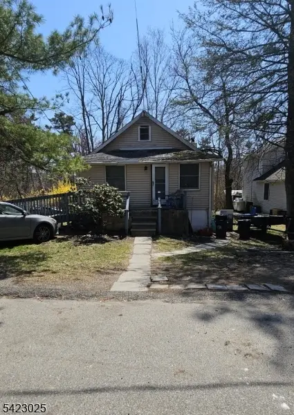 5 Banker Rd, Upper Greenwood Lake, NJ 07421 - #2