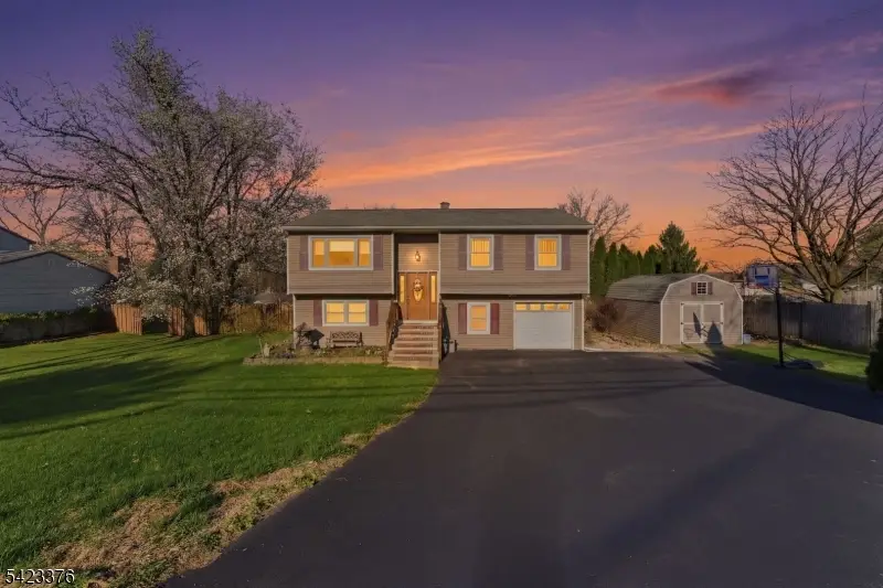 403 Red School Ln, Lopatcong, NJ 08865 - #2