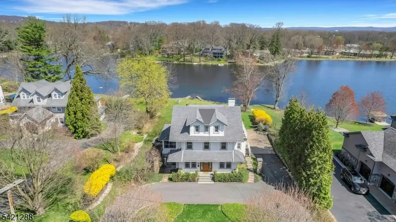 17 Briarcliff Rd, Mountain Lakes, NJ 07046 - #2