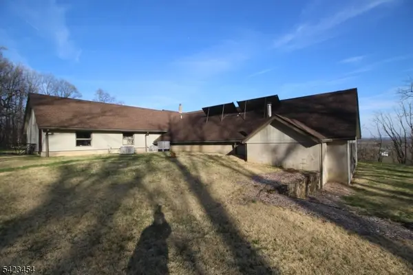 3 Hillbrook Lane, Holland Twp., NJ 08848