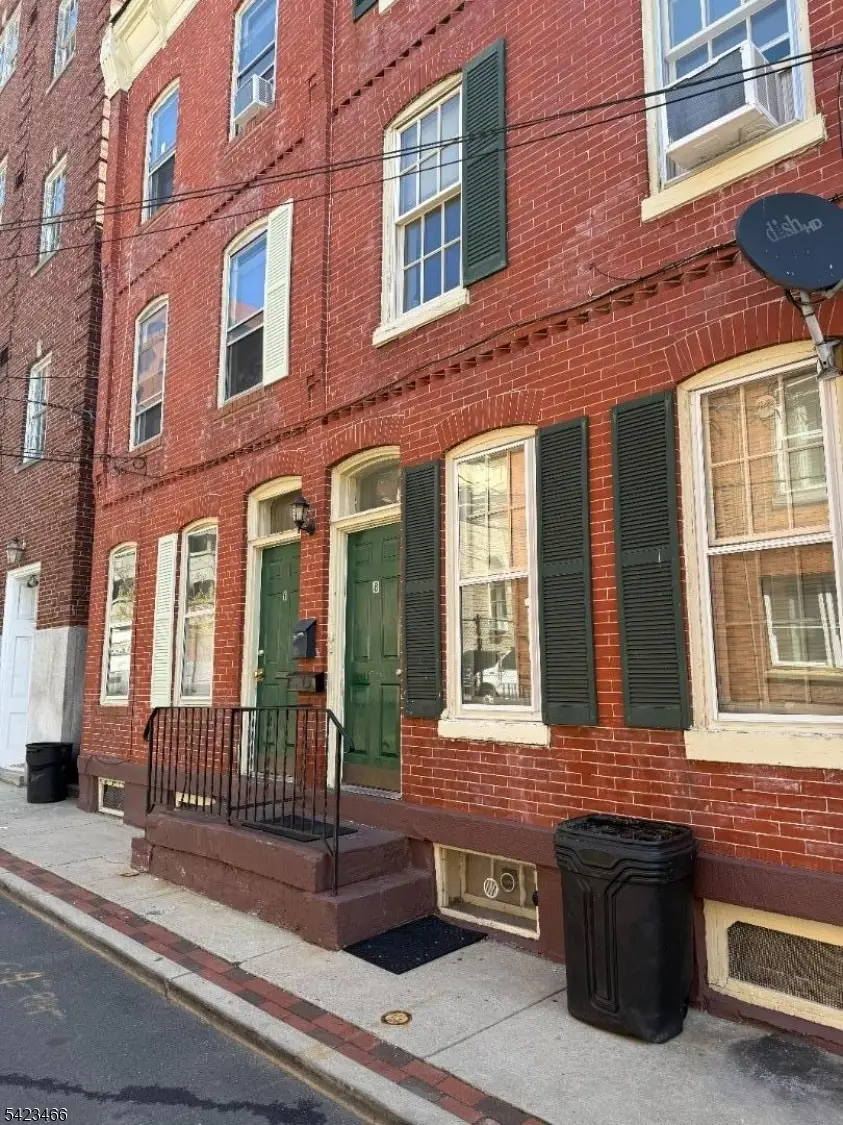 8 Peace St, Trenton, NJ 08608 - #1