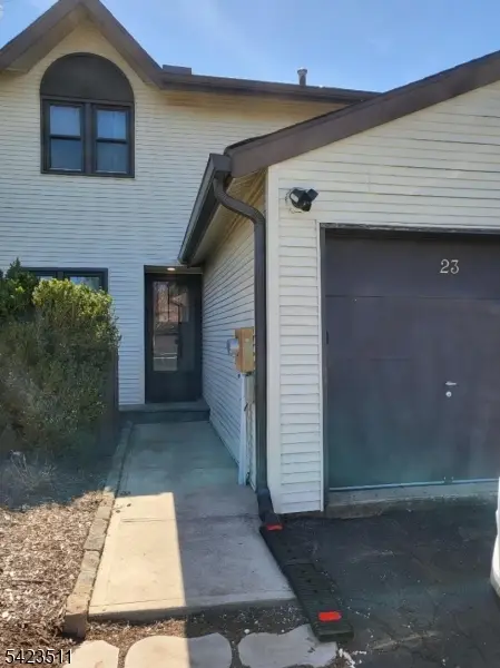 23 Peach Ct, Raritan, NJ 08822 - #1