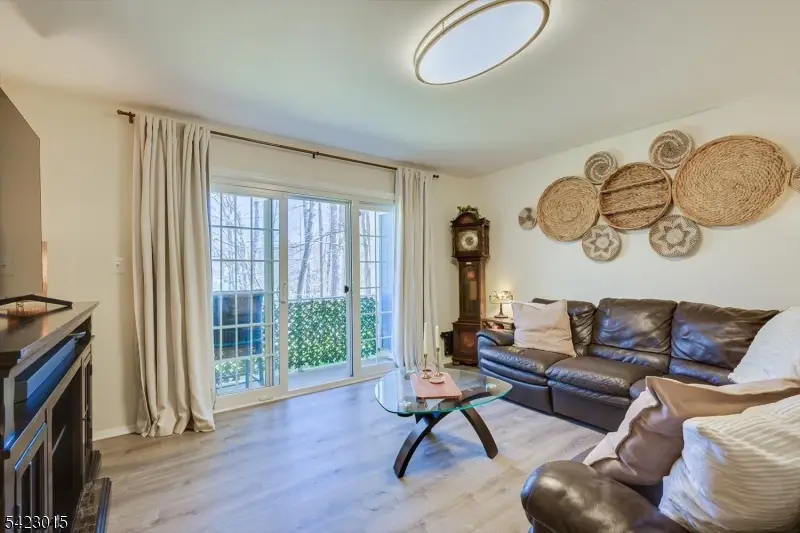 95 Sapphire Ln, Franklin Park, NJ 08823 - #2