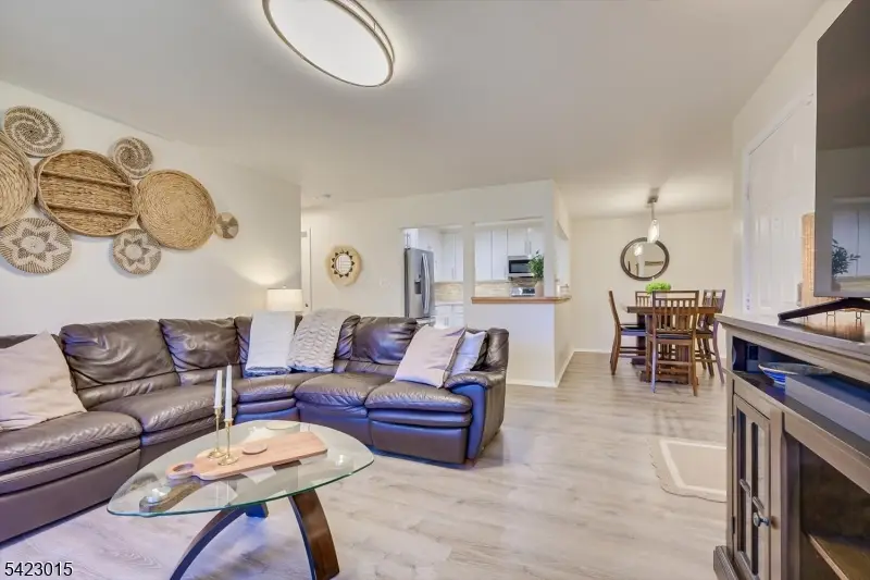 95 Sapphire Ln, Franklin Park, NJ 08823 - #3