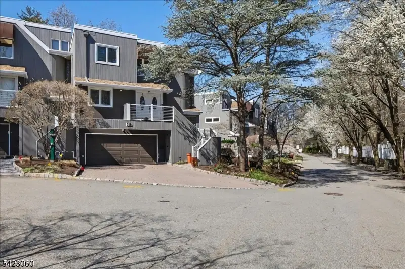 376 Kenwood St #9, Englewood, NJ 07631 - #2