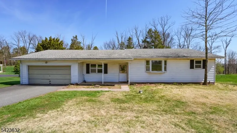 7 Charles Rd, Holland, NJ 08848 - #1