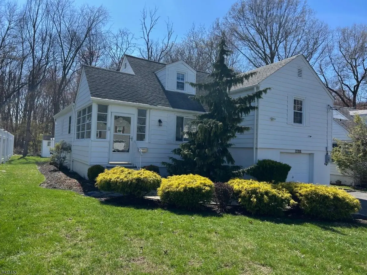 99 Beechwood Rd, Florham Park, NJ 07932 - #1