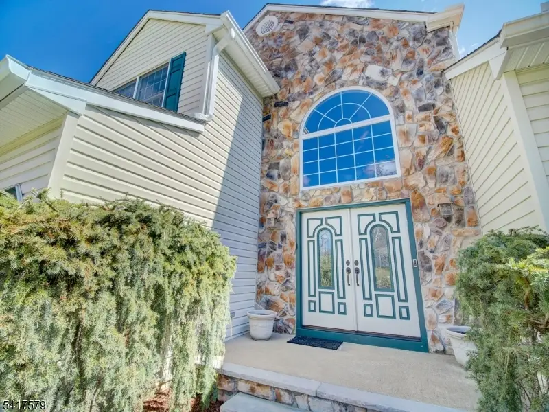 8 Mulberry Ct, Succasunna, NJ 07876 - #3