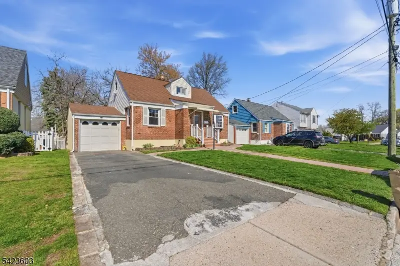 201 Floyd St, Belleville, NJ 07109 - #3