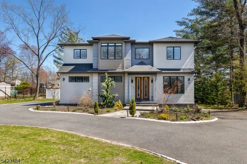 57 Walnut St, Livingston, NJ 07039 - #1