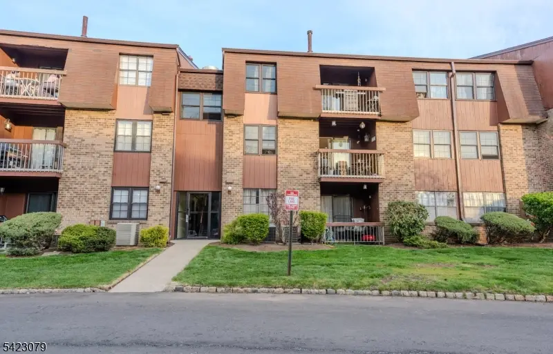 200B Sierra Ct, Woodbridge, NJ 07095 - #1