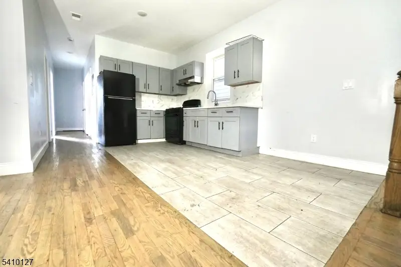 233 Bayview Ave, Jersey City, NJ 07305 - #2