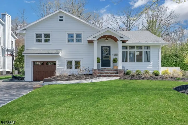 98 N Summit Ave, Chatham, NJ 07928 - #2