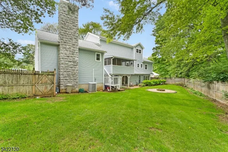 1 W Circuit Dr, Succasunna, NJ 07876 - #3