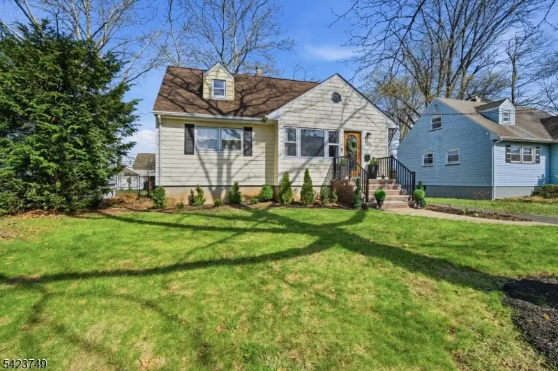 105 N 13th St, Kenilworth, NJ 07033 - #2