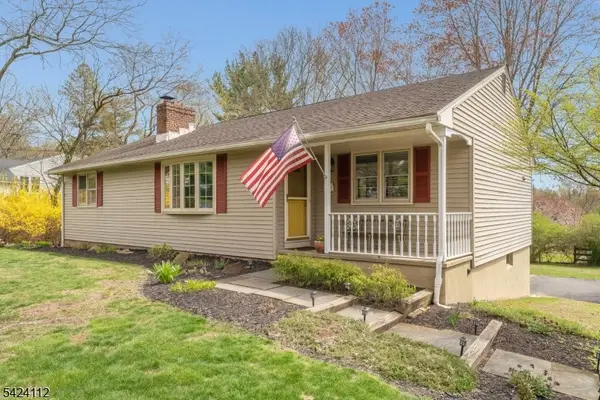 7 Rupells Rd, Clinton Town, NJ 08809