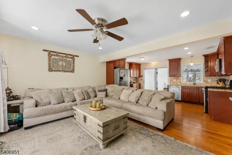 186 10th Ave, Hawthorne, NJ 07506 - #2