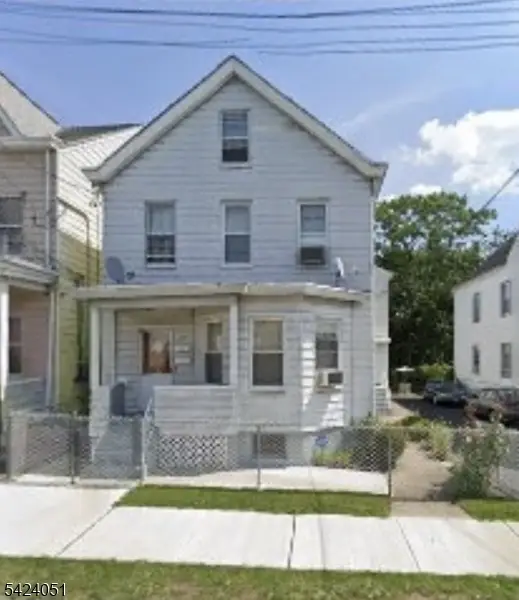 79 Nagle St, Paterson City, NJ 07501