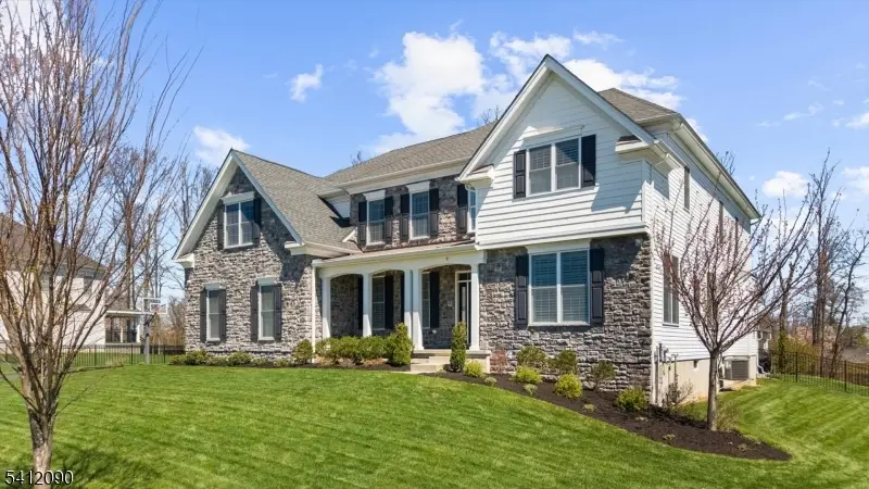 9 Donna Dr, Raritan, NJ 08822 - #2