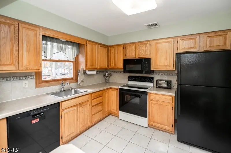 4 Broadway, Hopatcong, NJ 07843 - #2