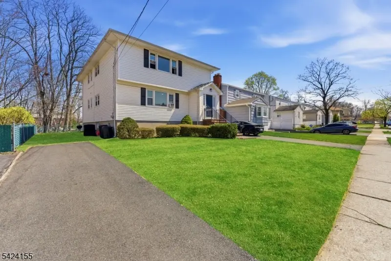 425 Midland Ave, Pompton Lakes, NJ 07442 - #1