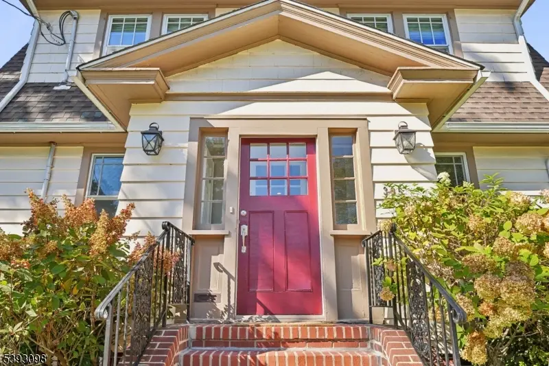 395 Meadowbrook Ln, South Orange Village, NJ 07079 - #3