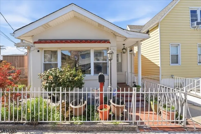 4701 Aschoff Pl, North Bergen, NJ 07047 - #1