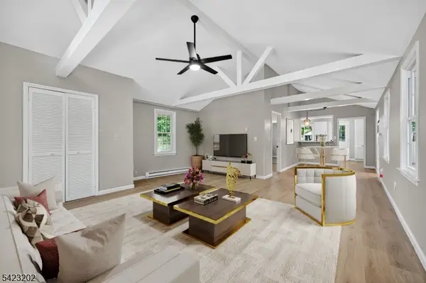 210 Nariticong Ave, Hopatcong Boro, NJ 07843