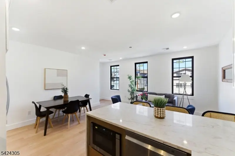 113 Oak St #2, Jersey City, NJ 07304 - #3