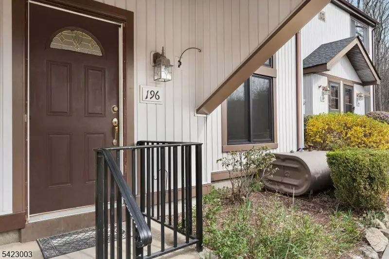 11196 Dell Pl, Stanhope, NJ 07874 - #3