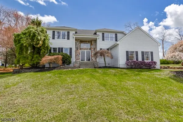 25 Tamarack Dr, Roxbury Twp., NJ 07876