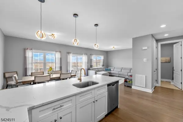 64 Halina Ln, Butler Boro, NJ 07405