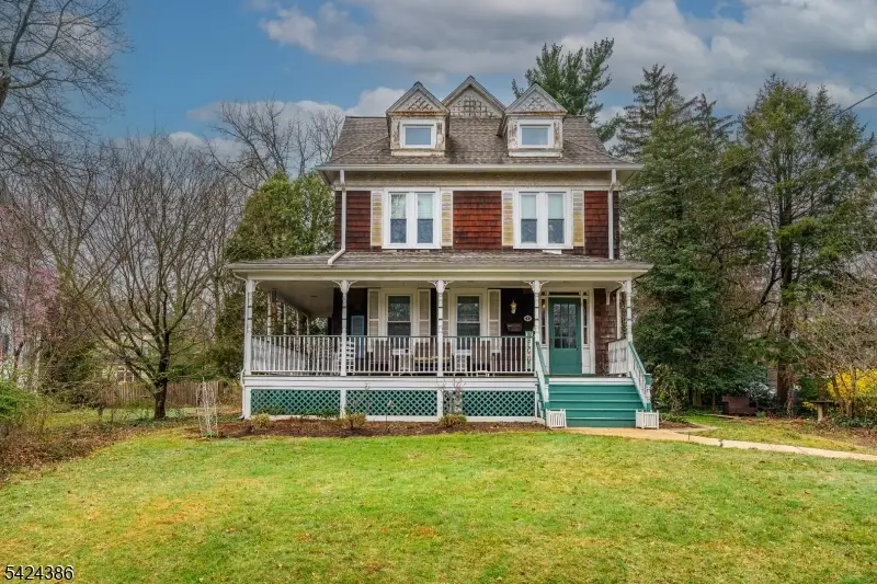 5 Willow St, Cranford, NJ 07016 - #1