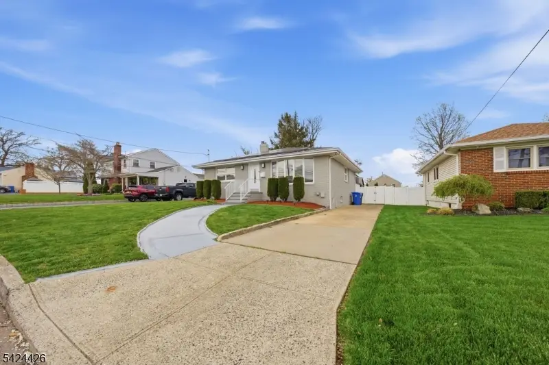 772 Harrell Ave, Woodbridge, NJ 07095 - #2