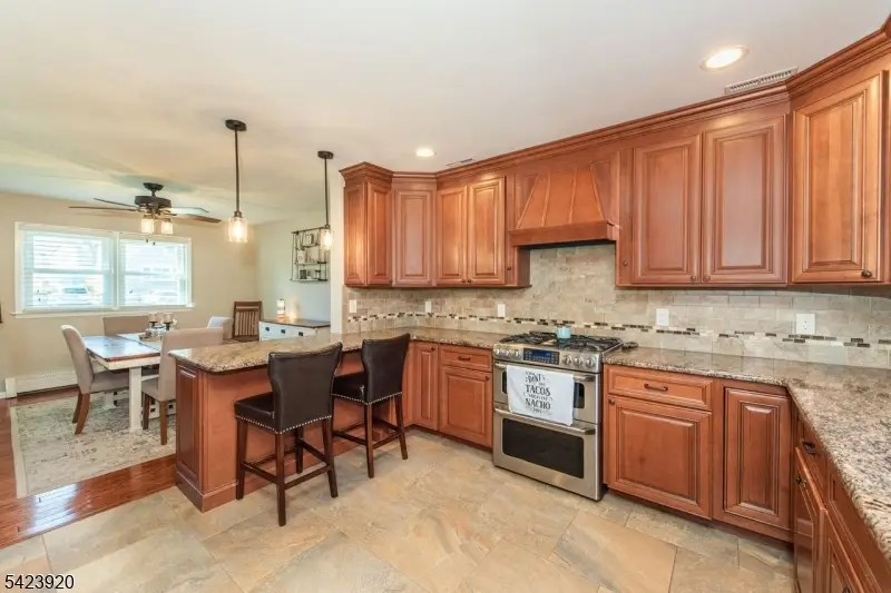 21 Carrol St, Fairfield, NJ 07004 - #3