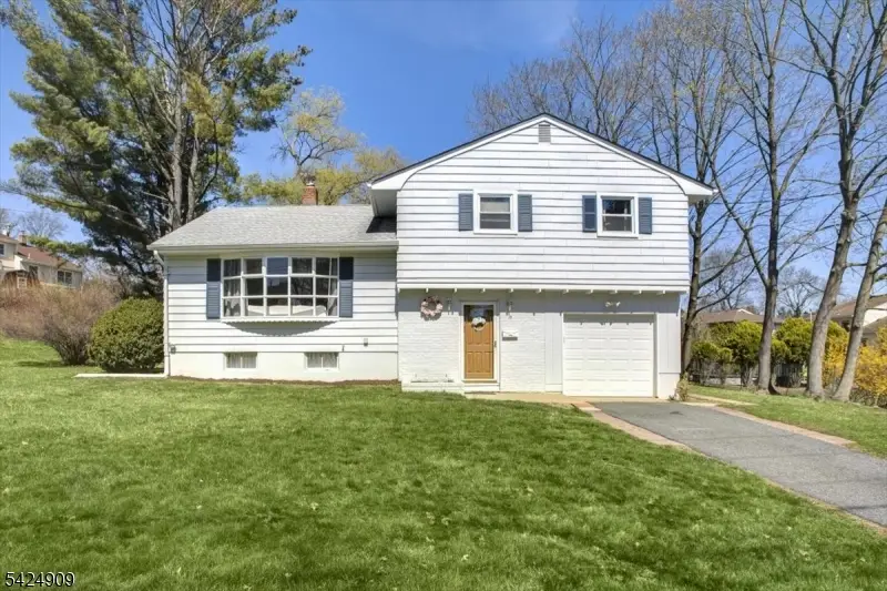 15 Beechwood Dr, Succasunna, NJ 07876 - #3