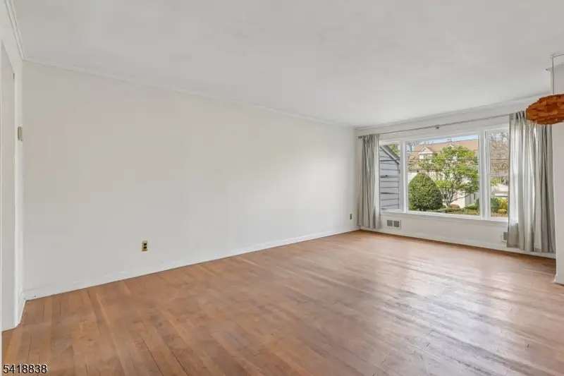 24 Pearl St, Summit, NJ 07901 - #3