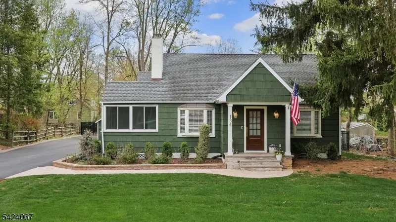 134 W Oak St, Basking Ridge, NJ 07920 - #1