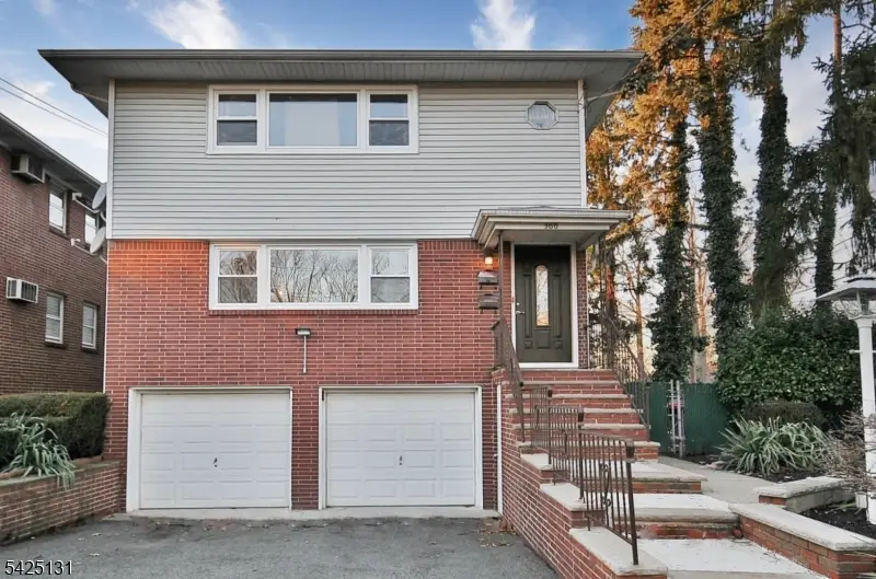 300 Kennedy Dr, Linden, NJ 07036 - #1