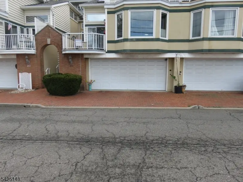 265 Front St, Perth Amboy, NJ 08861 - #1