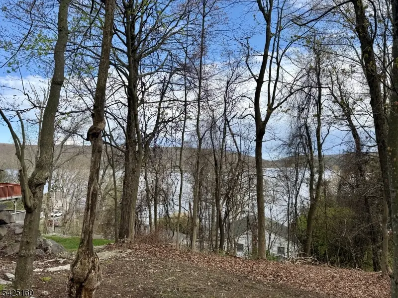 3 Neptune Rd, Upper Greenwood Lake, NJ 07421 - #1