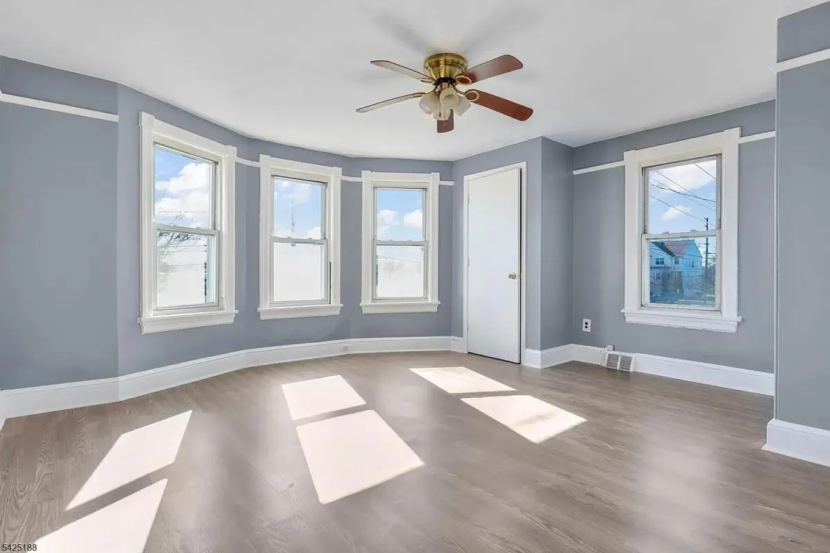 929 Bordentown Rd, Burlington, NJ 08016 - #1