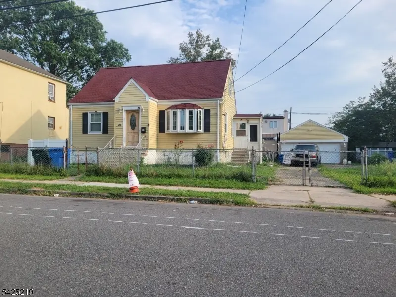 214 Campbell St, Woodbridge, NJ 07095 - #1