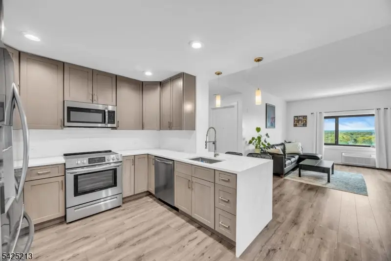 1 Carriage City Plz #1620, Rahway, NJ 07065 - #1