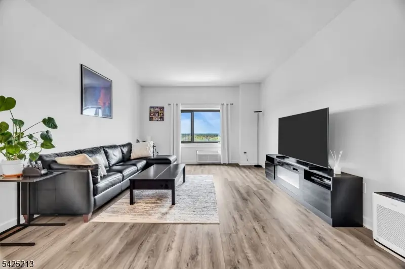 1 Carriage City Plz #1620, Rahway, NJ 07065 - #2