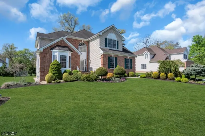 5 Emmons Ct, Bradley Gardens, NJ 08807 - #3